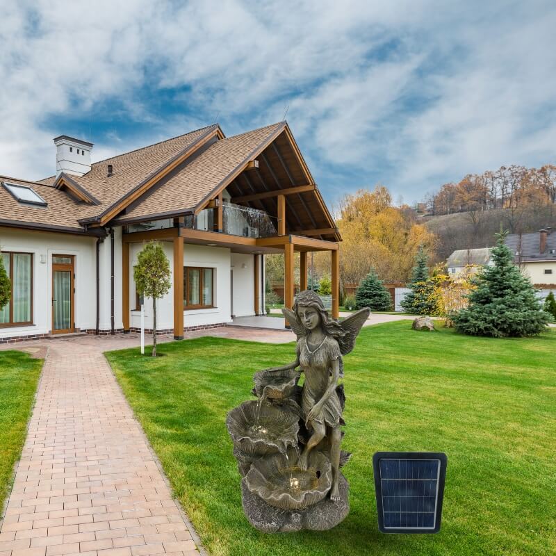 Dekorační fontána v přírodním a elegantním stylu